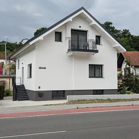 Apartment Freska *