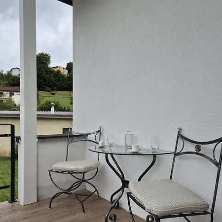 Apartment Freska *