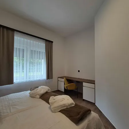 Freska Apartment *